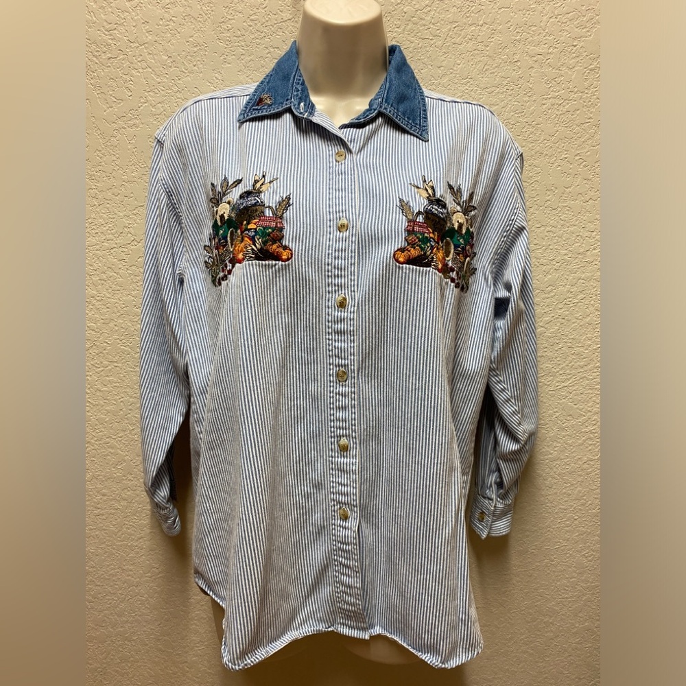 Quinn Again Striped Button-Up Shirt with Embroidered Fall Bear Design Sz S